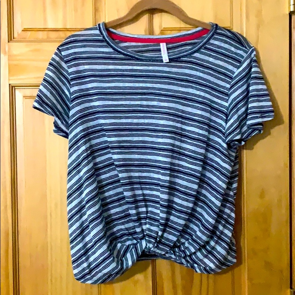 Front knot top